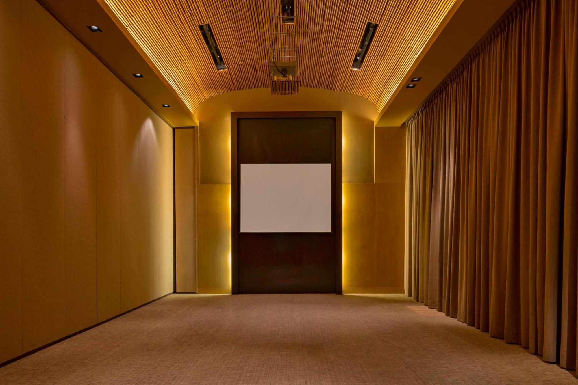 Hotel Paracas, A Luxury Collection Resort, Паракас Экстерьер фото The interior of the 100-seat screening room